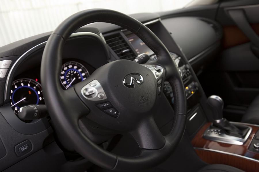  Infiniti FX37 2013 года  (фото 20 из 28)